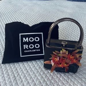 Small evening bag 7.5 ‘’to the top of the handles and 4/34 ‘’ wide